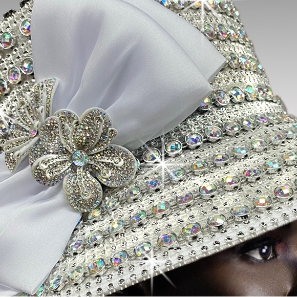 SOLD! Beautiful hat - Picture 2 of 2